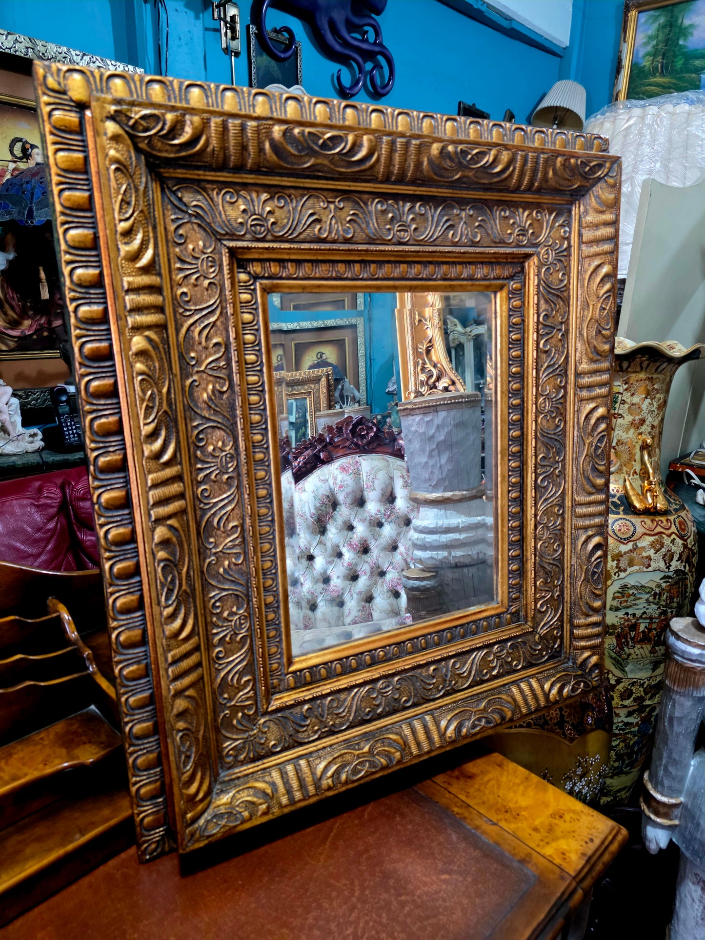 💞🌟🪞 Espejo Antiguo de Madera Tallada con Acabado en Oro Viejo – Elegancia Clásica 🪞🌟💞