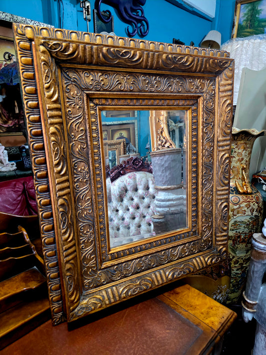 💞🌟🪞 Espejo Antiguo de Madera Tallada con Acabado en Oro Viejo – Elegancia Clásica 🪞🌟💞