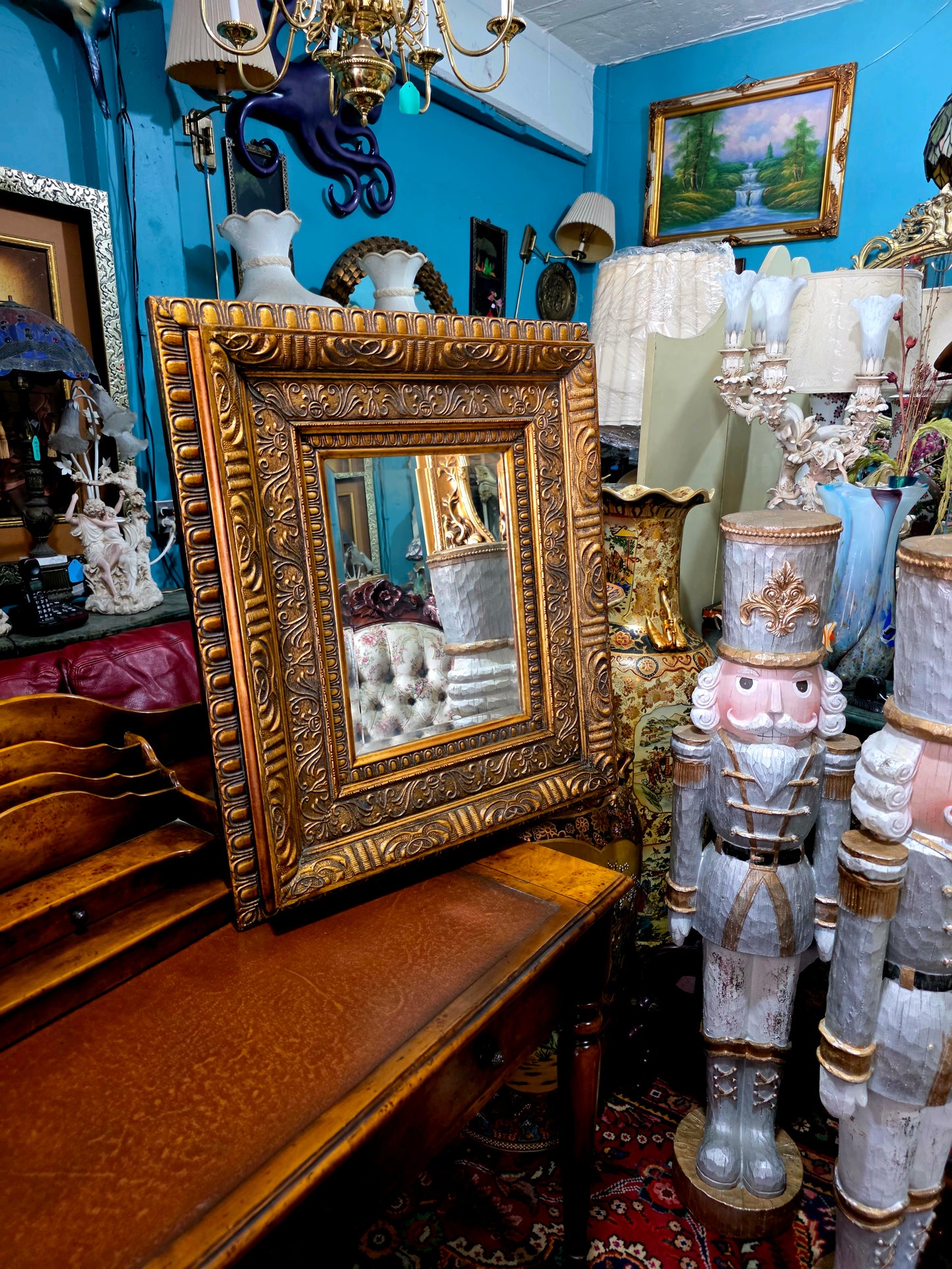 💞🌟🪞 Espejo Antiguo de Madera Tallada con Acabado en Oro Viejo – Elegancia Clásica 🪞🌟💞