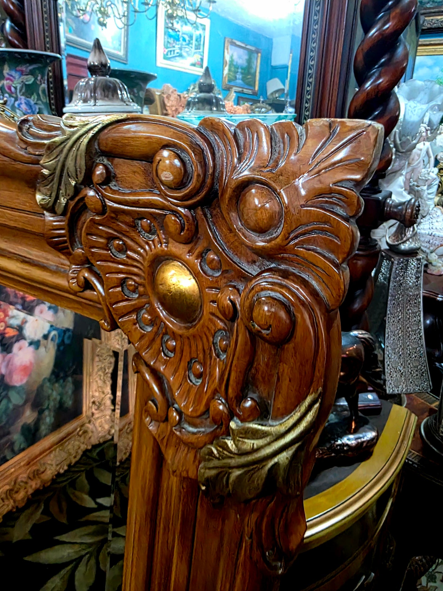 🪞 Espejo de Epoca con Marco Tallado a Mano – Nobleza en Madera y Reflejo 🪞