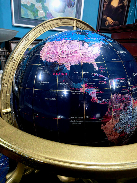 🌍 Globo Decorativo con Base Dorada y Pies de León – Cartografía con Carácter Imperial 🌍
