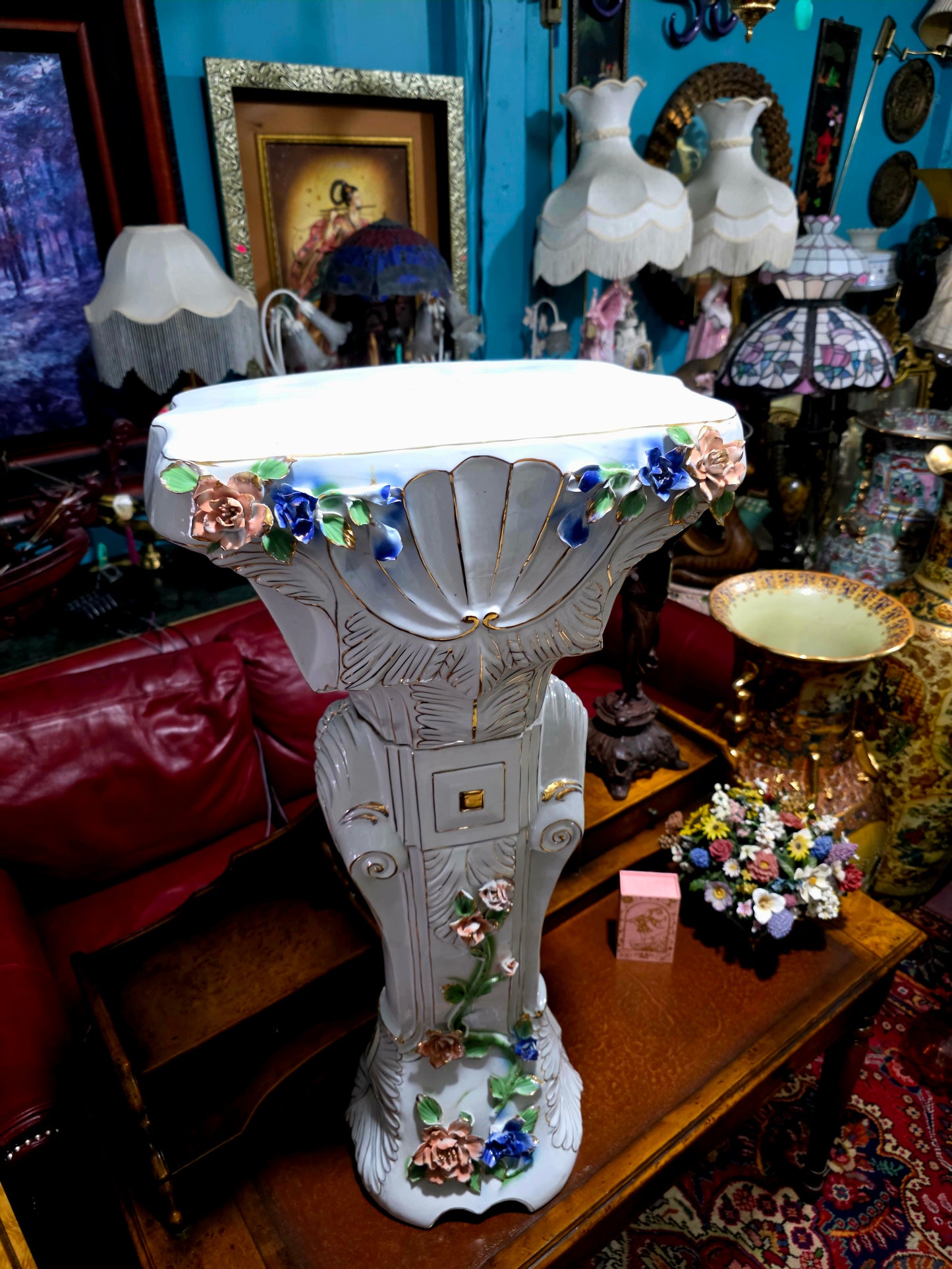🌸Fine porcelain pedestal – Floral Rococo style🌸