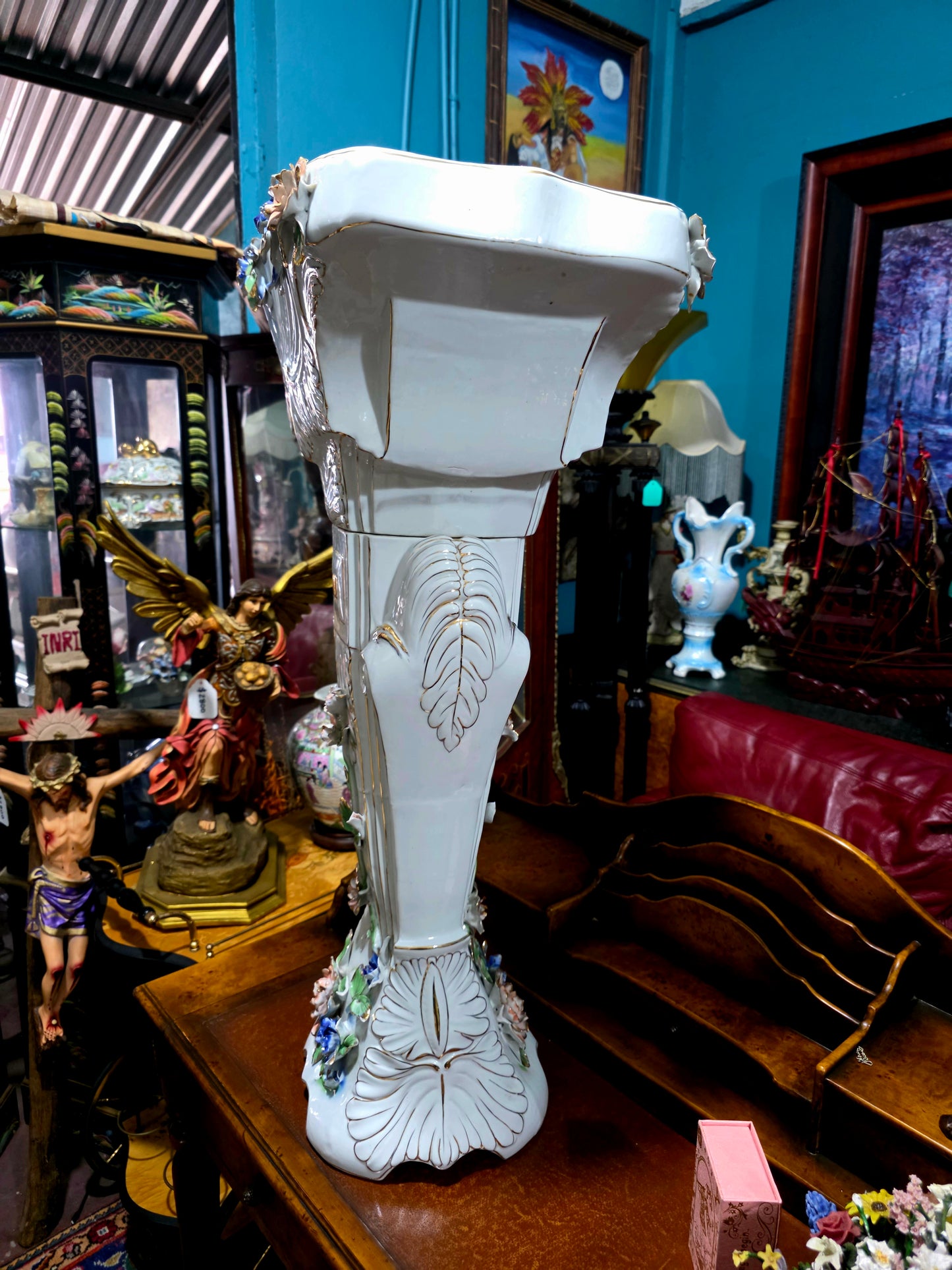 🌸Fine porcelain pedestal – Floral Rococo style🌸