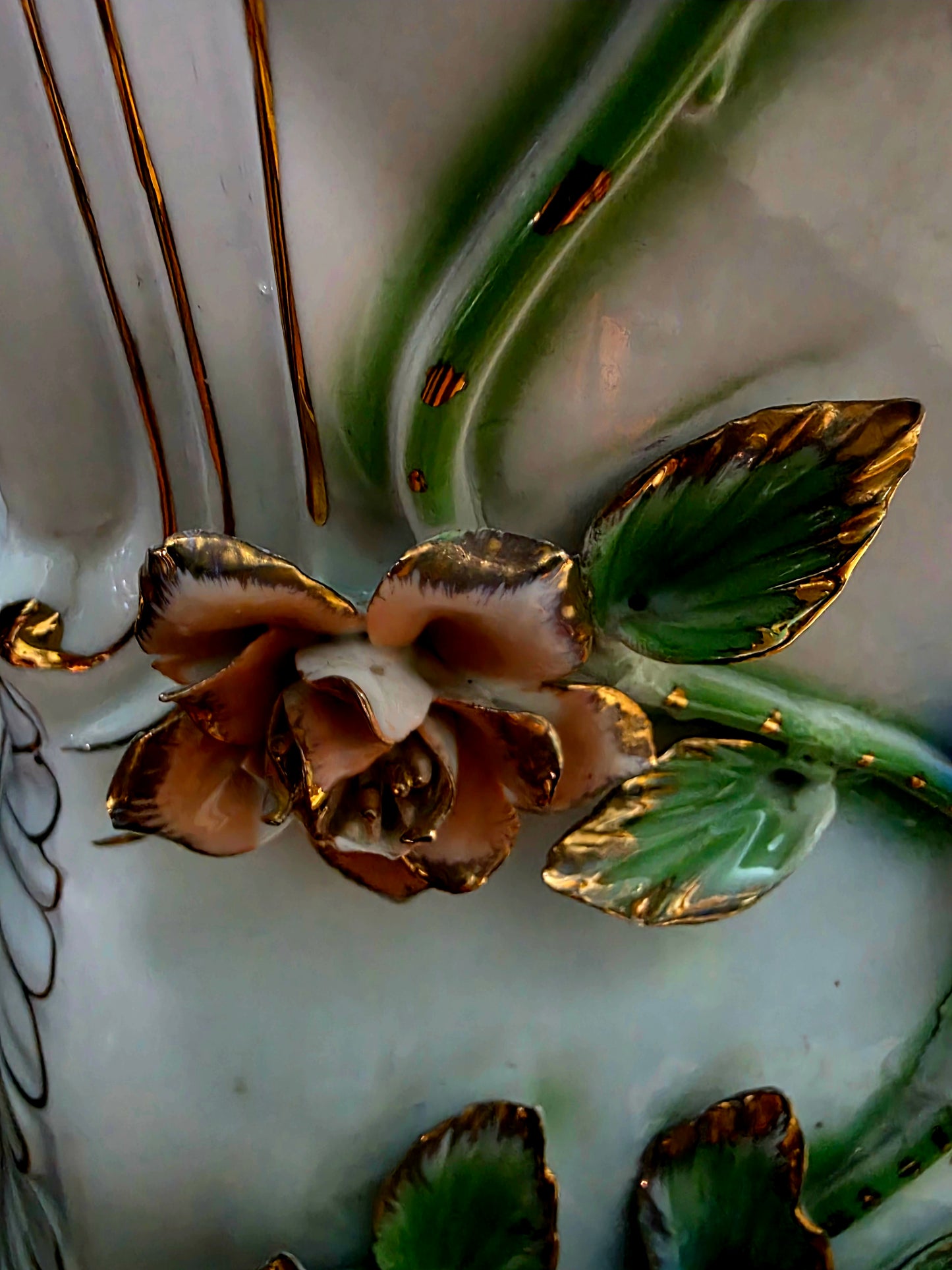 🌸Fine porcelain pedestal – Floral Rococo style🌸