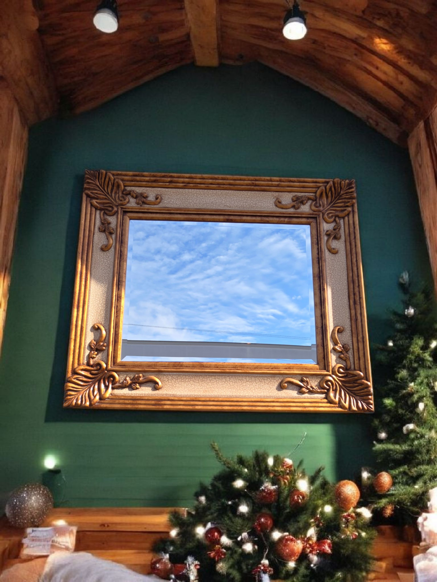 🪞 Mirror with Gold Frame – Timeless Classic with a Grand Presence ✨