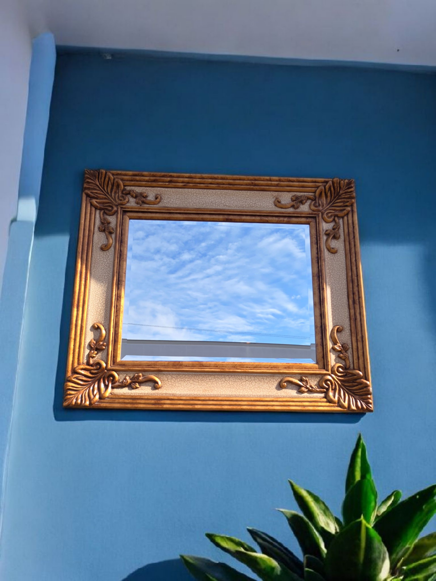 🪞 Mirror with Gold Frame – Timeless Classic with a Grand Presence ✨