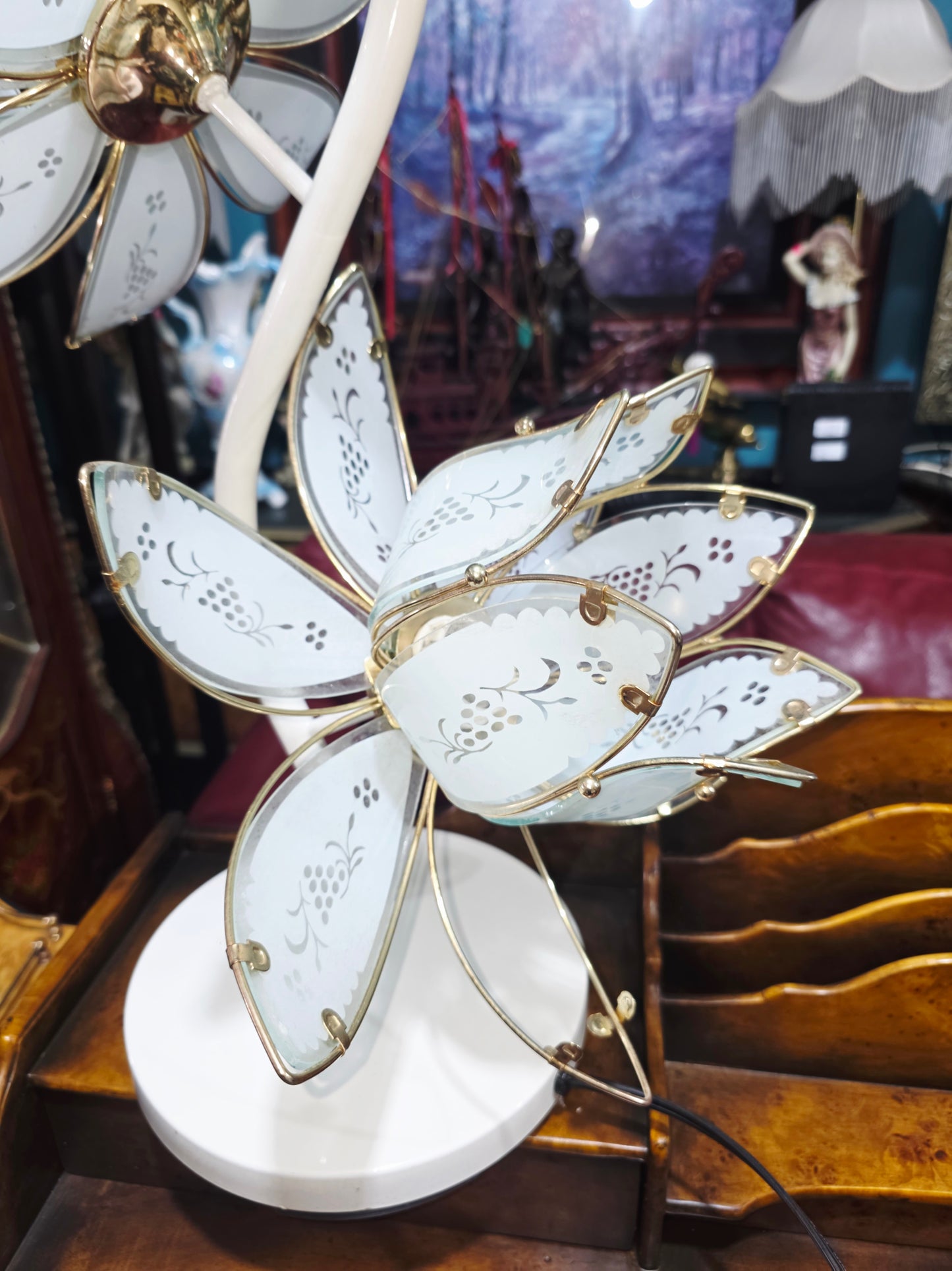 🌸 Pair of Vintage Italian Lotus Flower Lamps – 70s Retro Design ✨