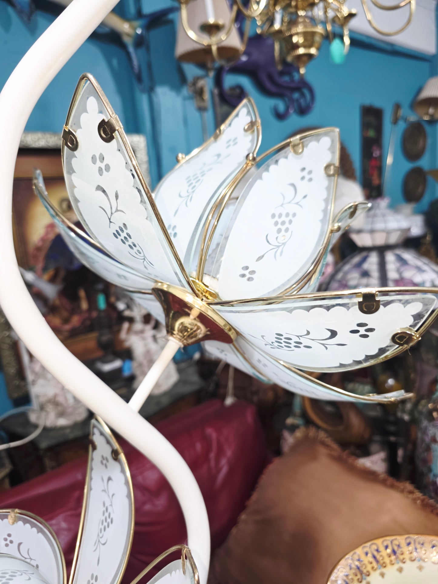 🌸 Pair of Vintage Italian Lotus Flower Lamps – 70s Retro Design ✨