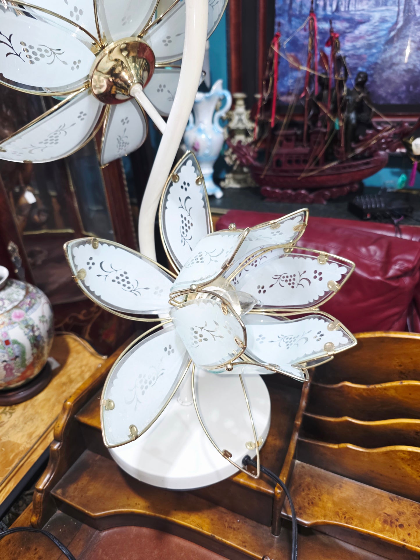 🌸 Pair of Vintage Italian Lotus Flower Lamps – 70s Retro Design ✨