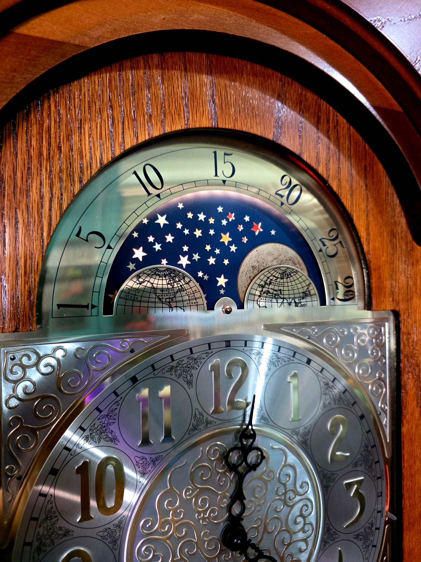 🕰️ Reloj de pie Ridgeway con placa grabada “LACAYO” — Elegancia atemporal y presencia majestuosa 🇺🇸✨