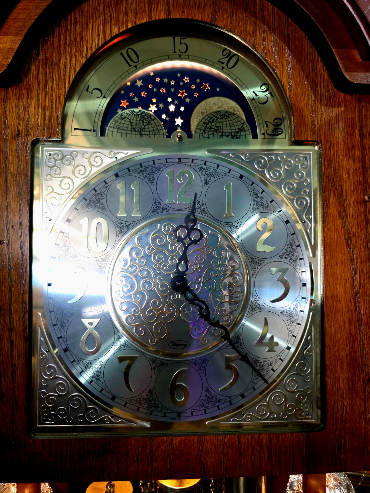 🕰️ Reloj de pie Ridgeway con placa grabada “LACAYO” — Elegancia atemporal y presencia majestuosa 🇺🇸✨