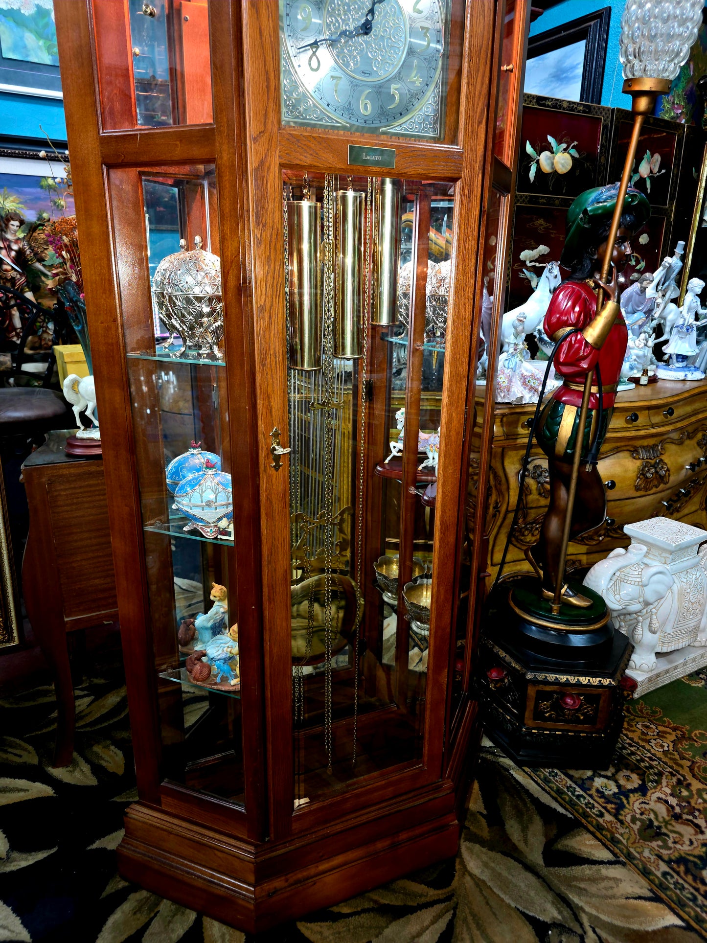 🕰️ Reloj de pie Ridgeway con placa grabada “LACAYO” — Elegancia atemporal y presencia majestuosa 🇺🇸✨