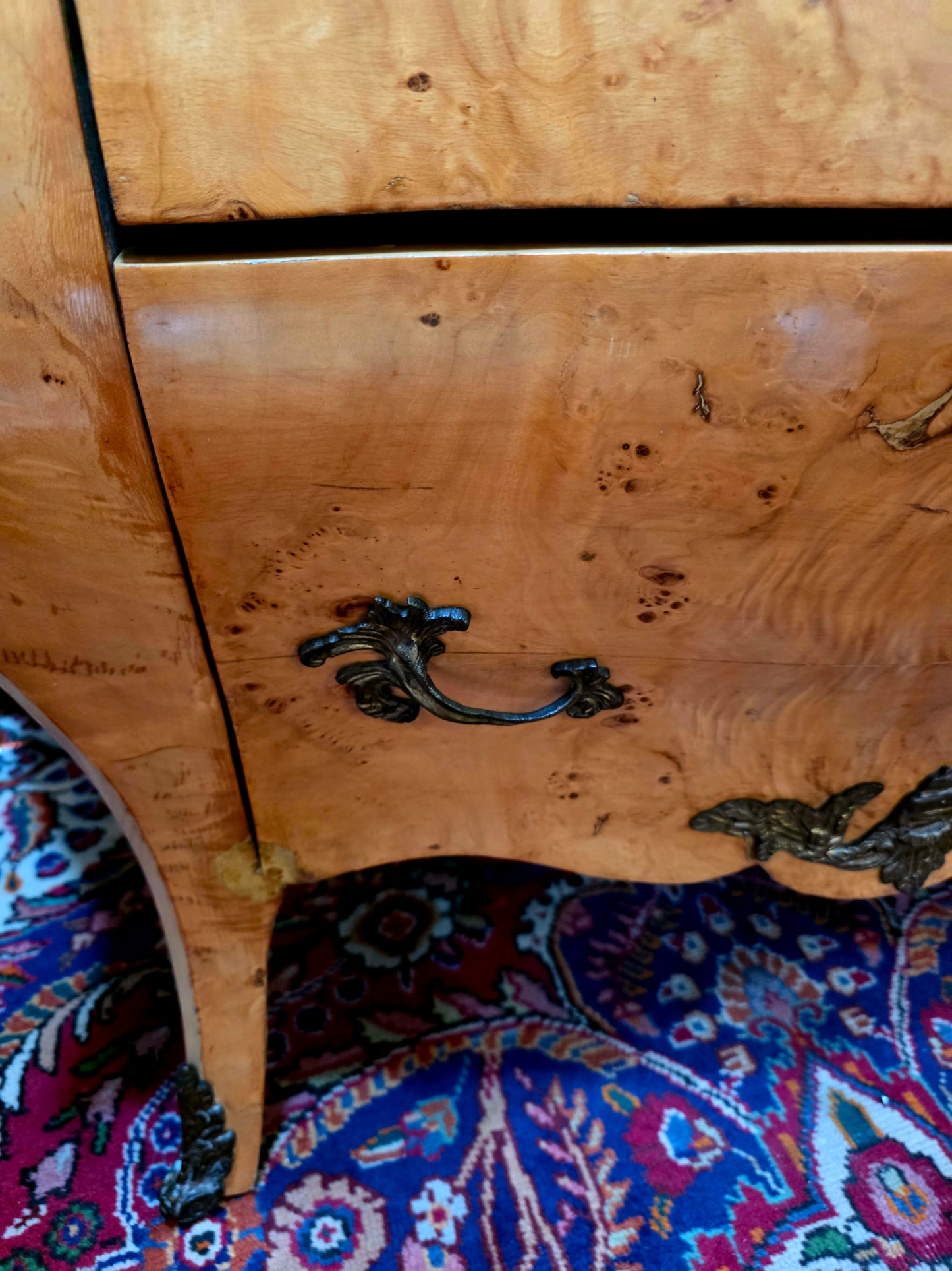 ✨ Bombe frances con cubierta de mármol y herrajes en bronce dorado 🇫🇷