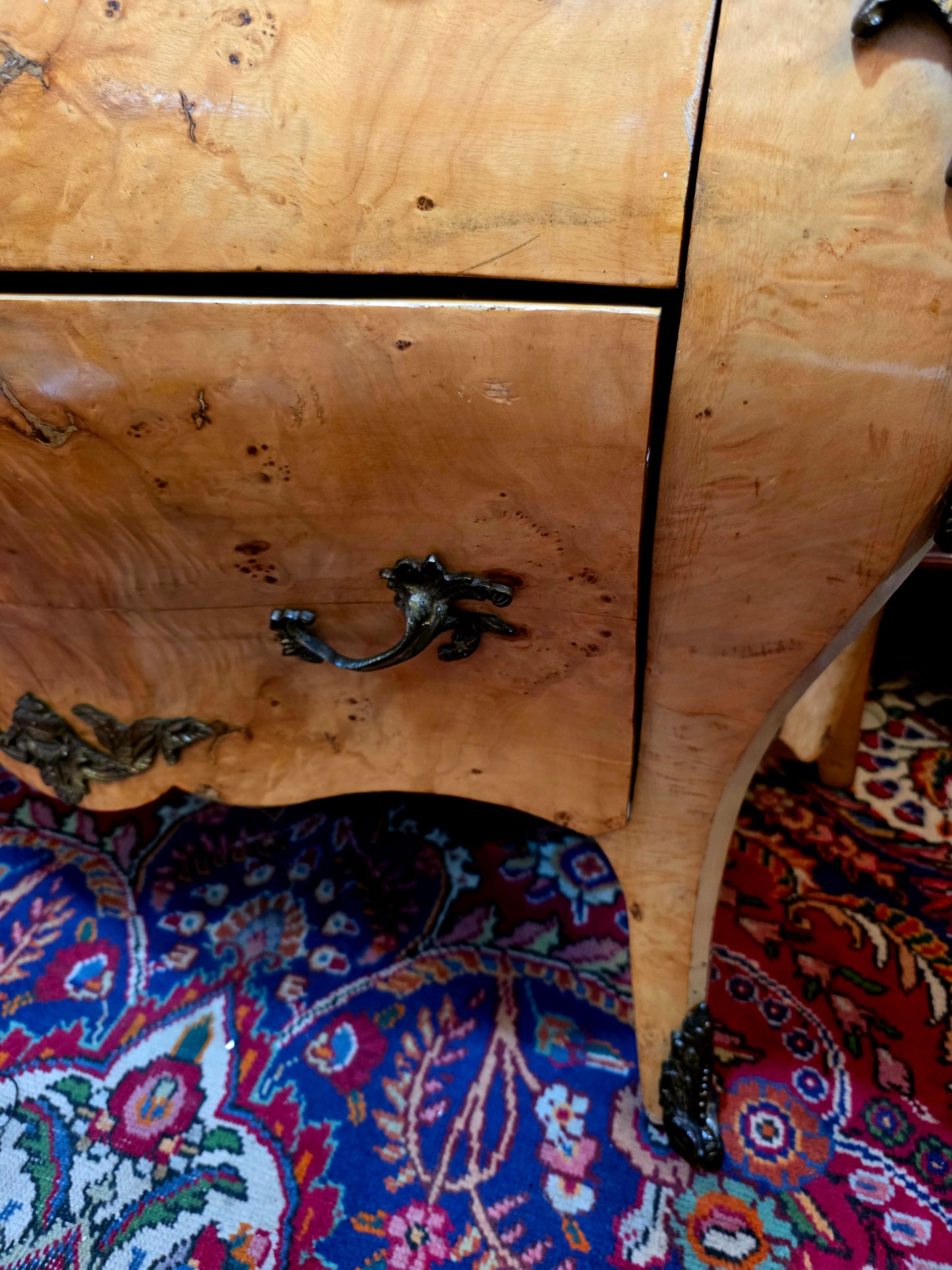 ✨ Bombe frances con cubierta de mármol y herrajes en bronce dorado 🇫🇷