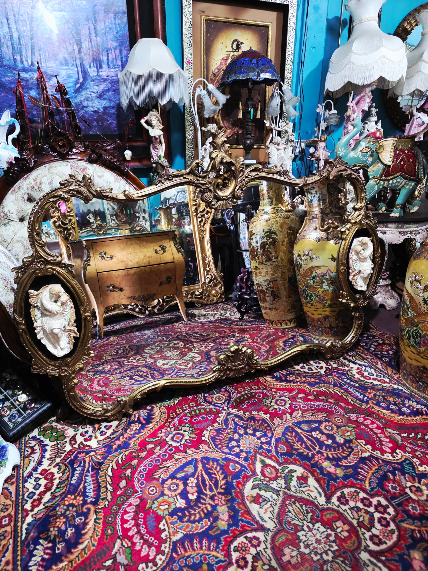 🩷Espejo Rococó con Relieve de Pareja Romántica – Tesoro Exclusivo en Rosarito Antiques 🩷