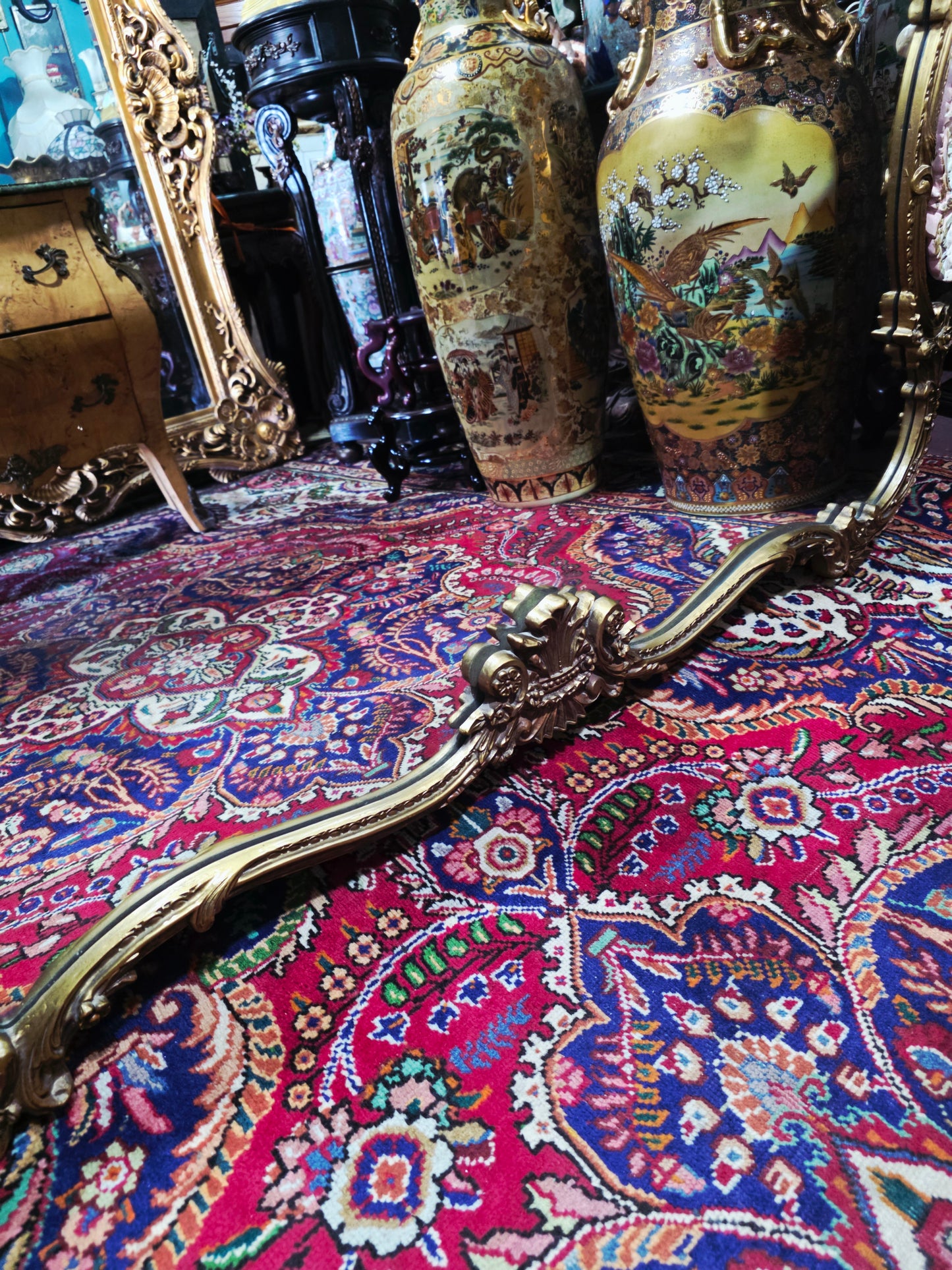 🩷Espejo Rococó con Relieve de Pareja Romántica – Tesoro Exclusivo en Rosarito Antiques 🩷