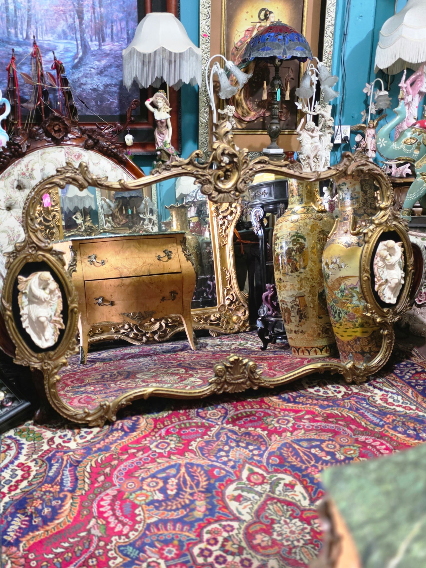 🩷Espejo Rococó con Relieve de Pareja Romántica – Tesoro Exclusivo en Rosarito Antiques 🩷