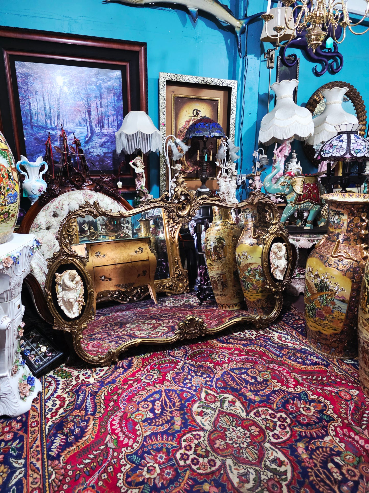 🩷Espejo Rococó con Relieve de Pareja Romántica – Tesoro Exclusivo en Rosarito Antiques 🩷