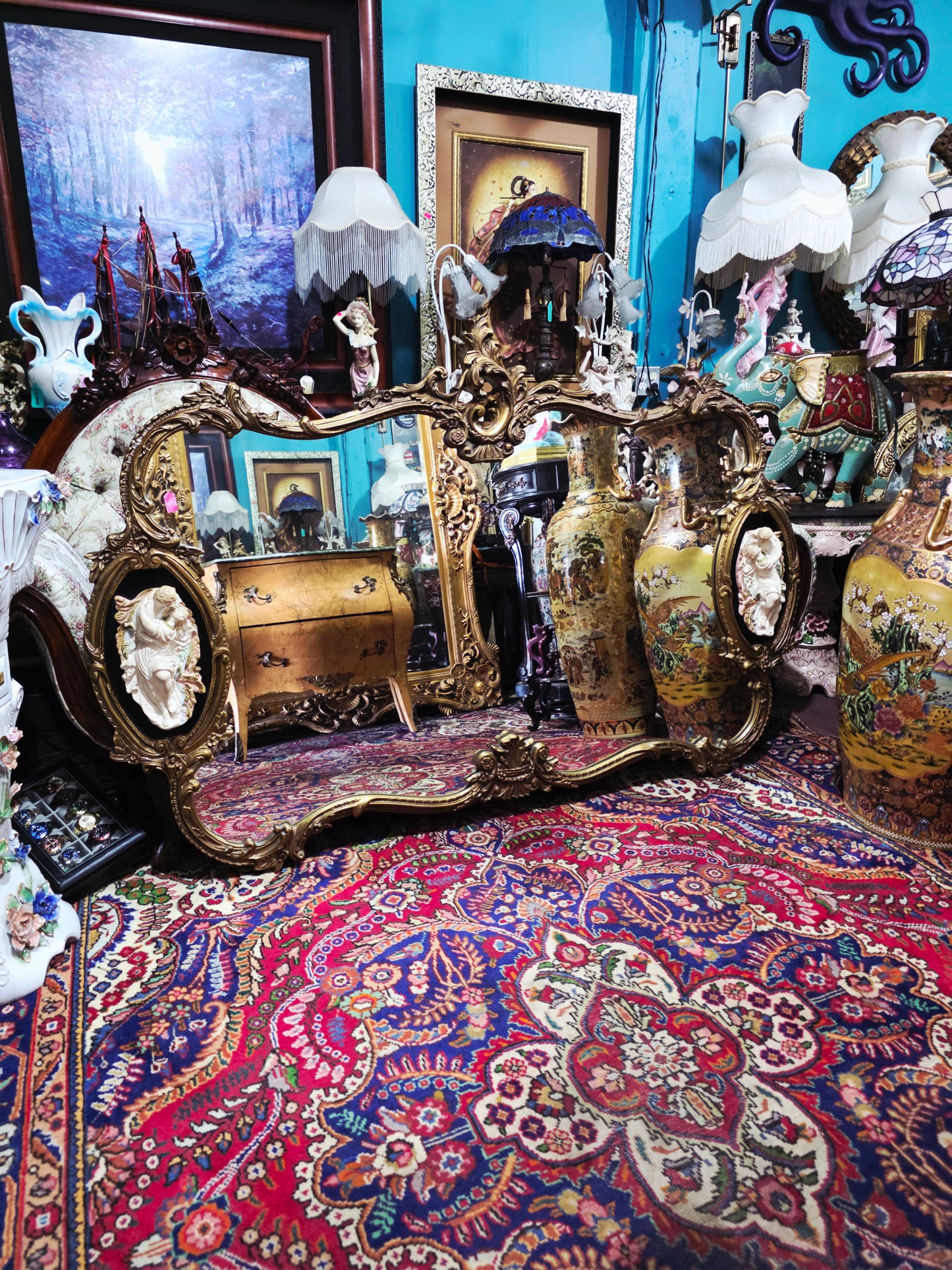 🩷Espejo Rococó con Relieve de Pareja Romántica – Tesoro Exclusivo en Rosarito Antiques 🩷