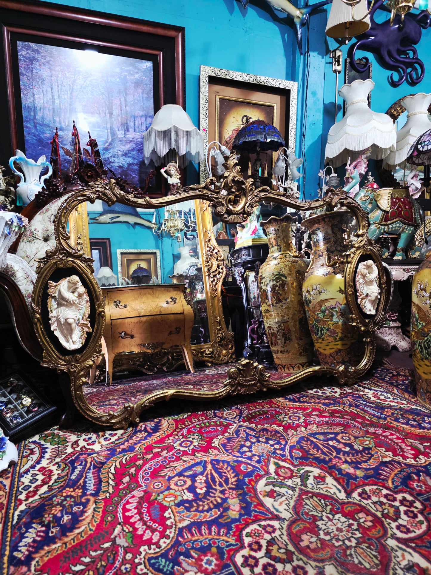 🩷Espejo Rococó con Relieve de Pareja Romántica – Tesoro Exclusivo en Rosarito Antiques 🩷