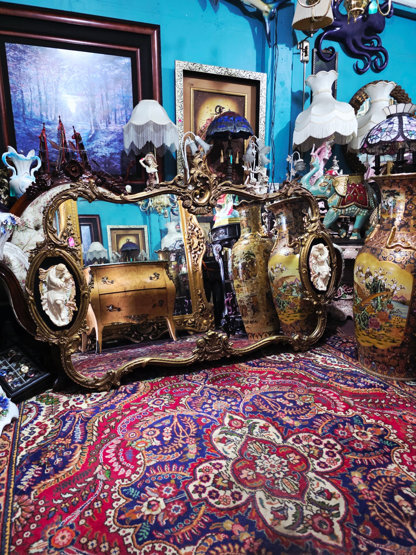 🩷Espejo Rococó con Relieve de Pareja Romántica – Tesoro Exclusivo en Rosarito Antiques 🩷