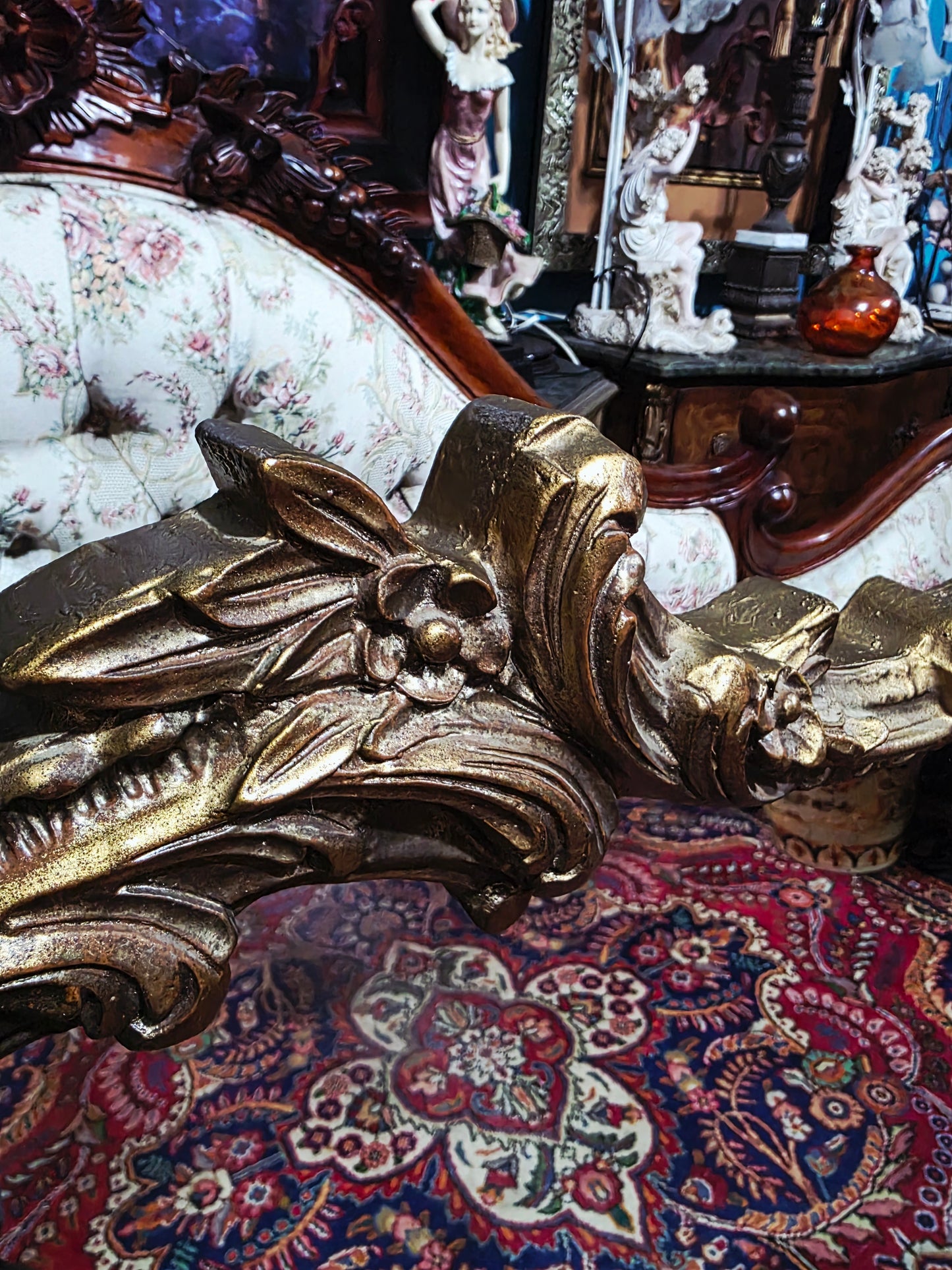 🩷Espejo Rococó con Relieve de Pareja Romántica – Tesoro Exclusivo en Rosarito Antiques 🩷