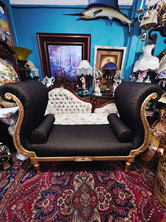 Imperial Chaise Longue Sofa in Carved Wood and Gold Leaf ✨ A 19th-century masterpiece of refinement and nobility