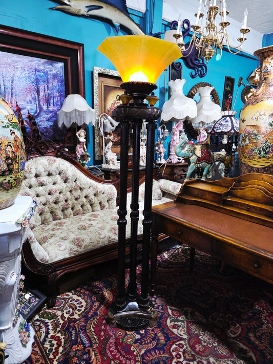 🌟 Par de Lámparas de Piso Estilo Antorcha - Elegancia Exclusiva en Rosarito Antiques 🌟