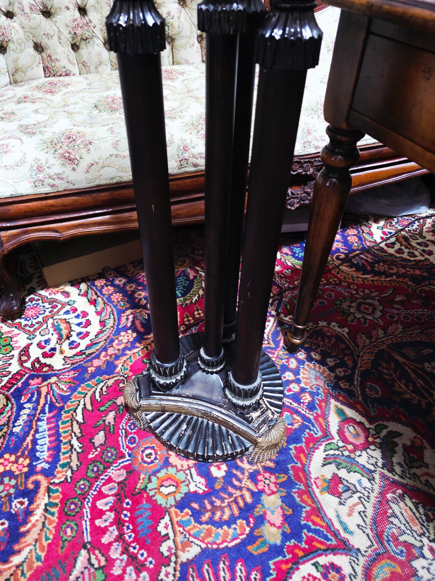 🌟 Par de Lámparas de Piso Estilo Antorcha - Elegancia Exclusiva en Rosarito Antiques 🌟