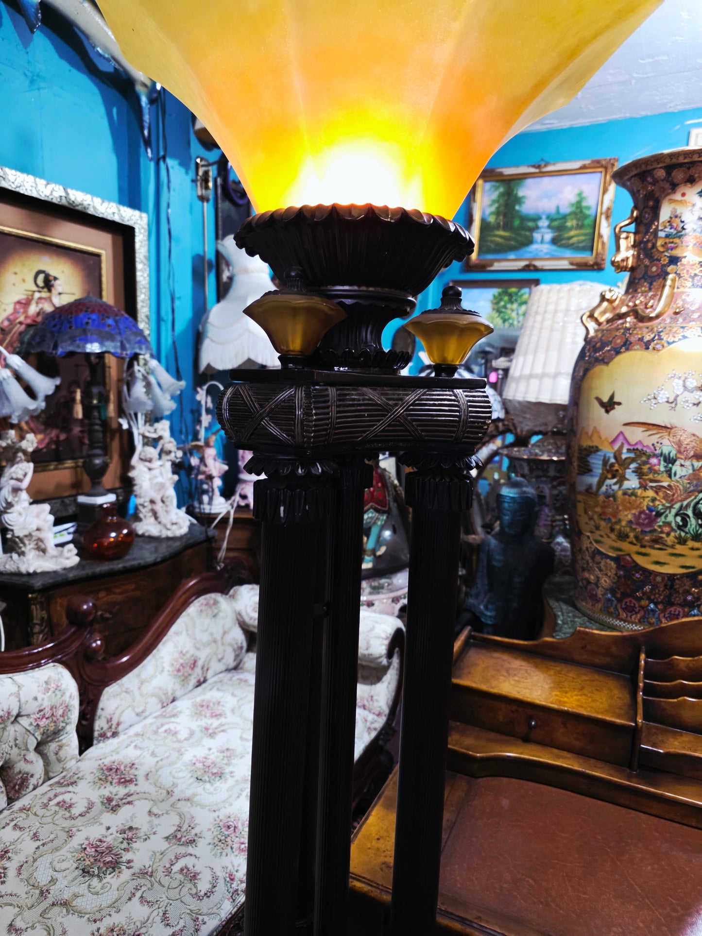 🌟 Par de Lámparas de Piso Estilo Antorcha - Elegancia Exclusiva en Rosarito Antiques 🌟