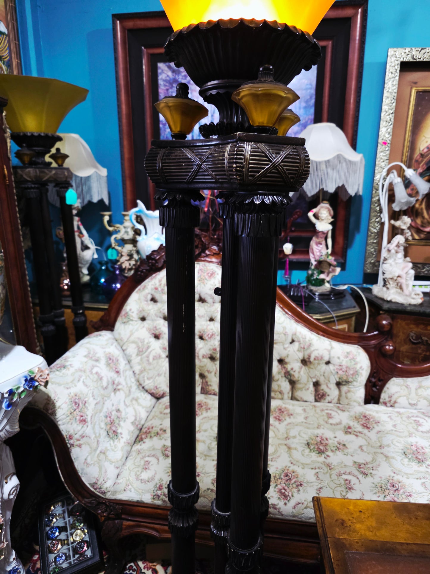 🌟 Par de Lámparas de Piso Estilo Antorcha - Elegancia Exclusiva en Rosarito Antiques 🌟