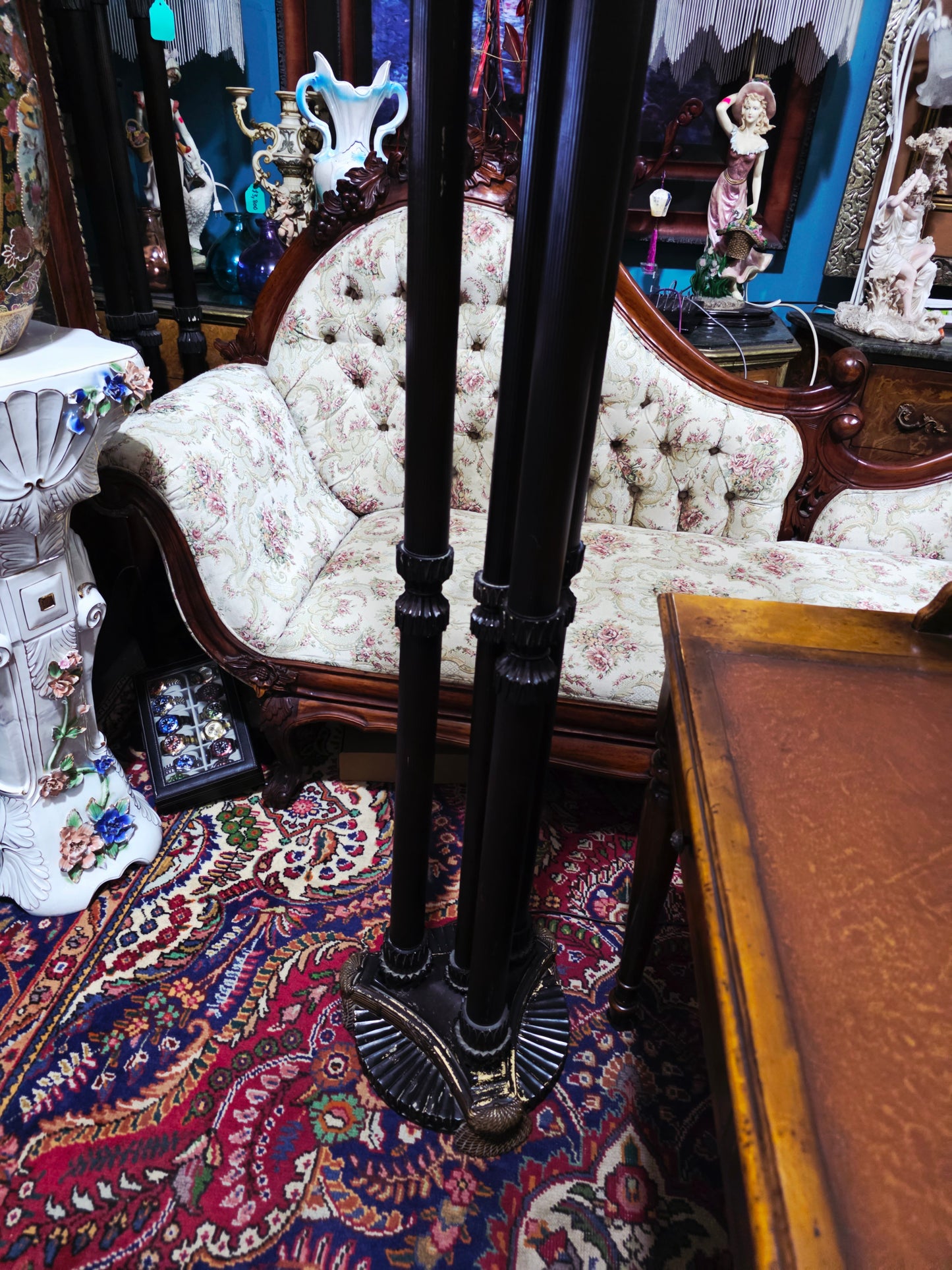 🌟 Par de Lámparas de Piso Estilo Antorcha - Elegancia Exclusiva en Rosarito Antiques 🌟