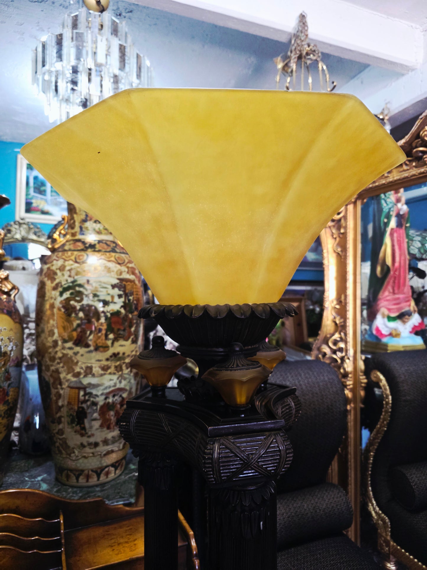🌟 Par de Lámparas de Piso Estilo Antorcha - Elegancia Exclusiva en Rosarito Antiques 🌟