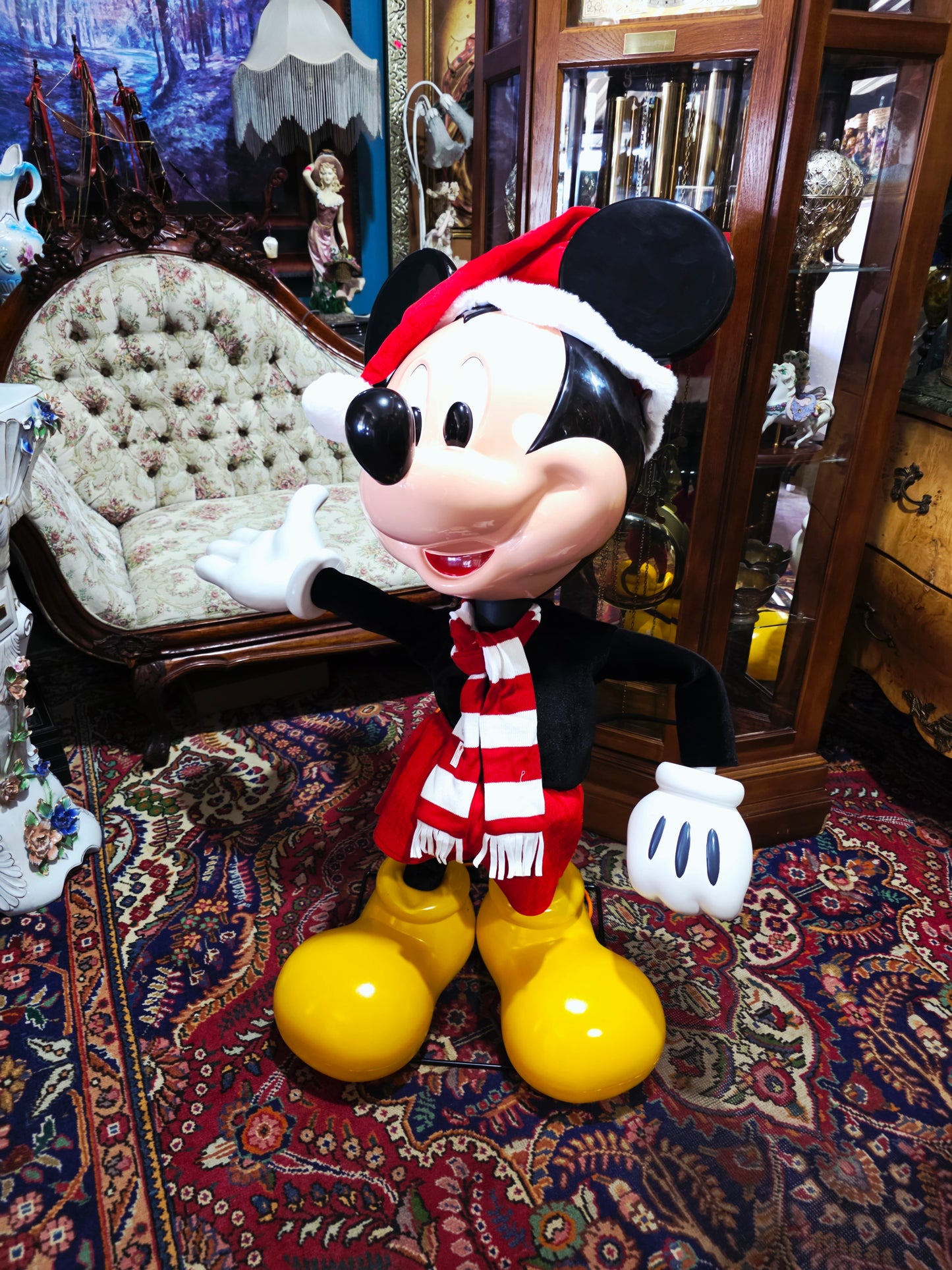🎅 Animated Mickey Mouse – Large-Scale Festive Figure with Movement and Sound 🎁✨