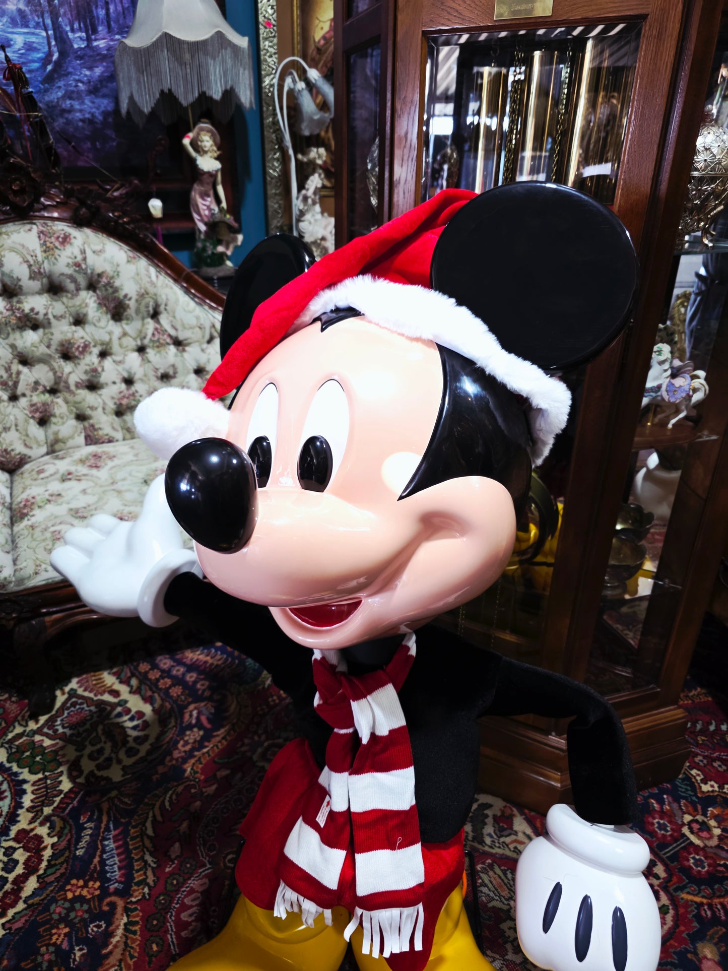 🎅 Animated Mickey Mouse – Large-Scale Festive Figure with Movement and Sound 🎁✨