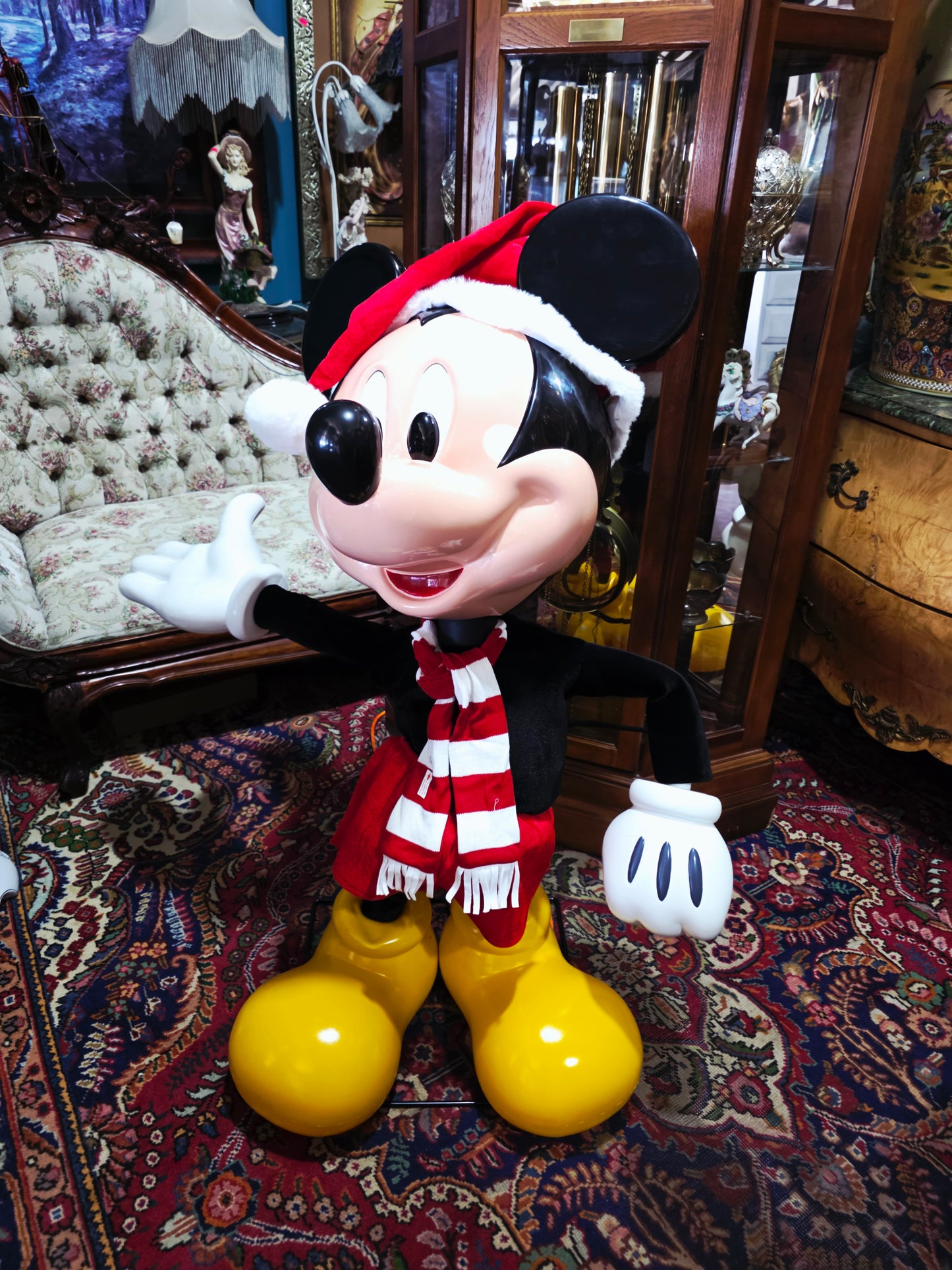 🎅 Animated Mickey Mouse – Large-Scale Festive Figure with Movement and Sound 🎁✨