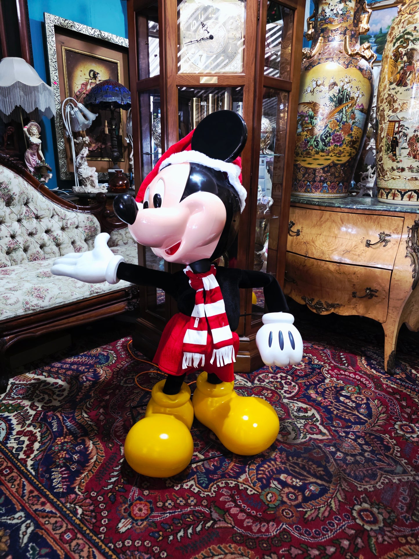 🎅 Animated Mickey Mouse – Large-Scale Festive Figure with Movement and Sound 🎁✨