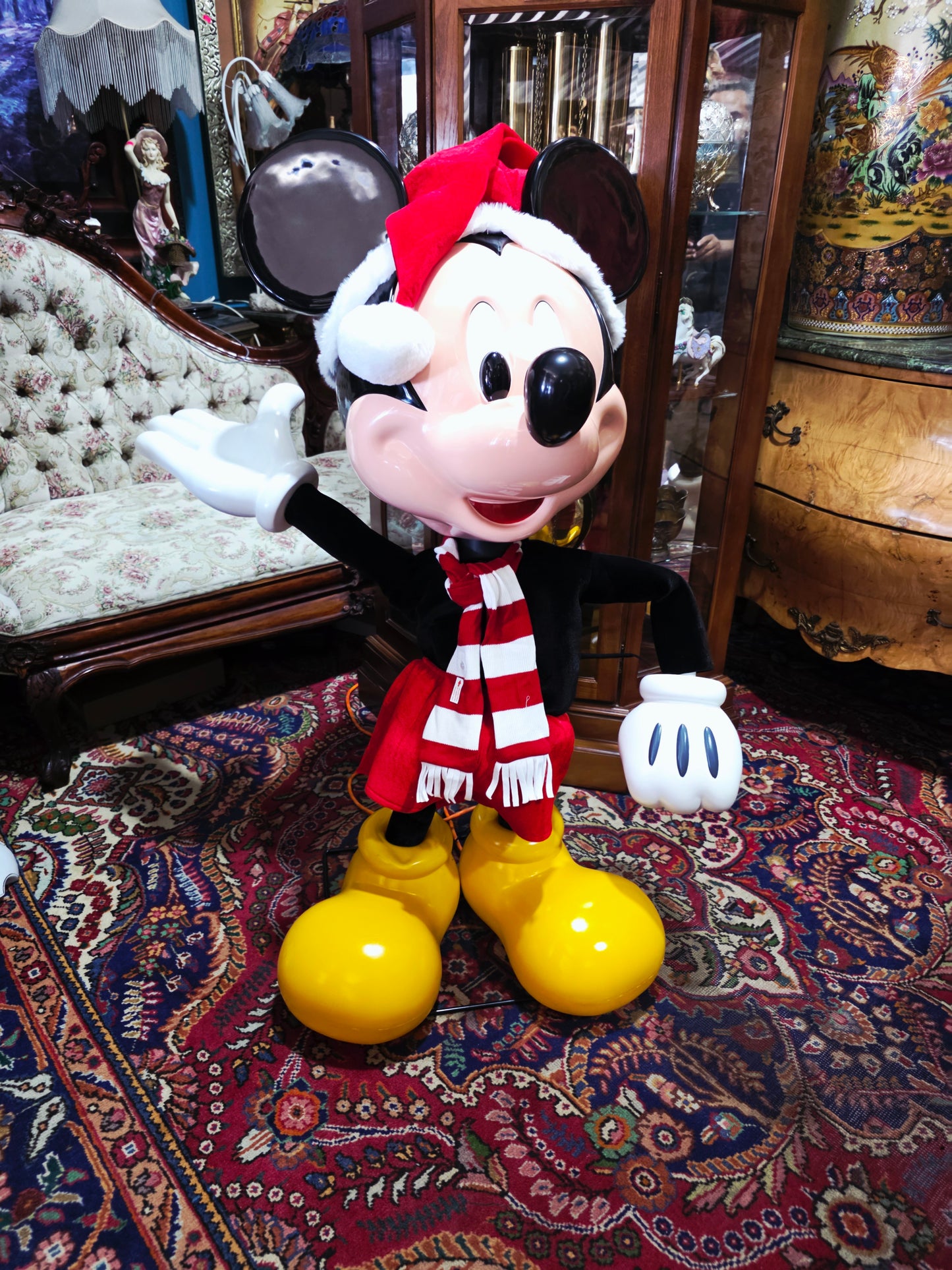🎅 Animated Mickey Mouse – Large-Scale Festive Figure with Movement and Sound 🎁✨
