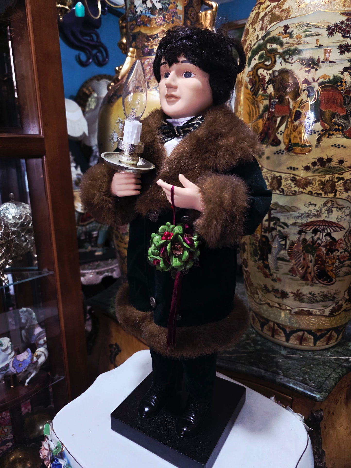 🎄 Victorian Boy Telco Motionette with Light – Animated Christmas Elegance 🎁
