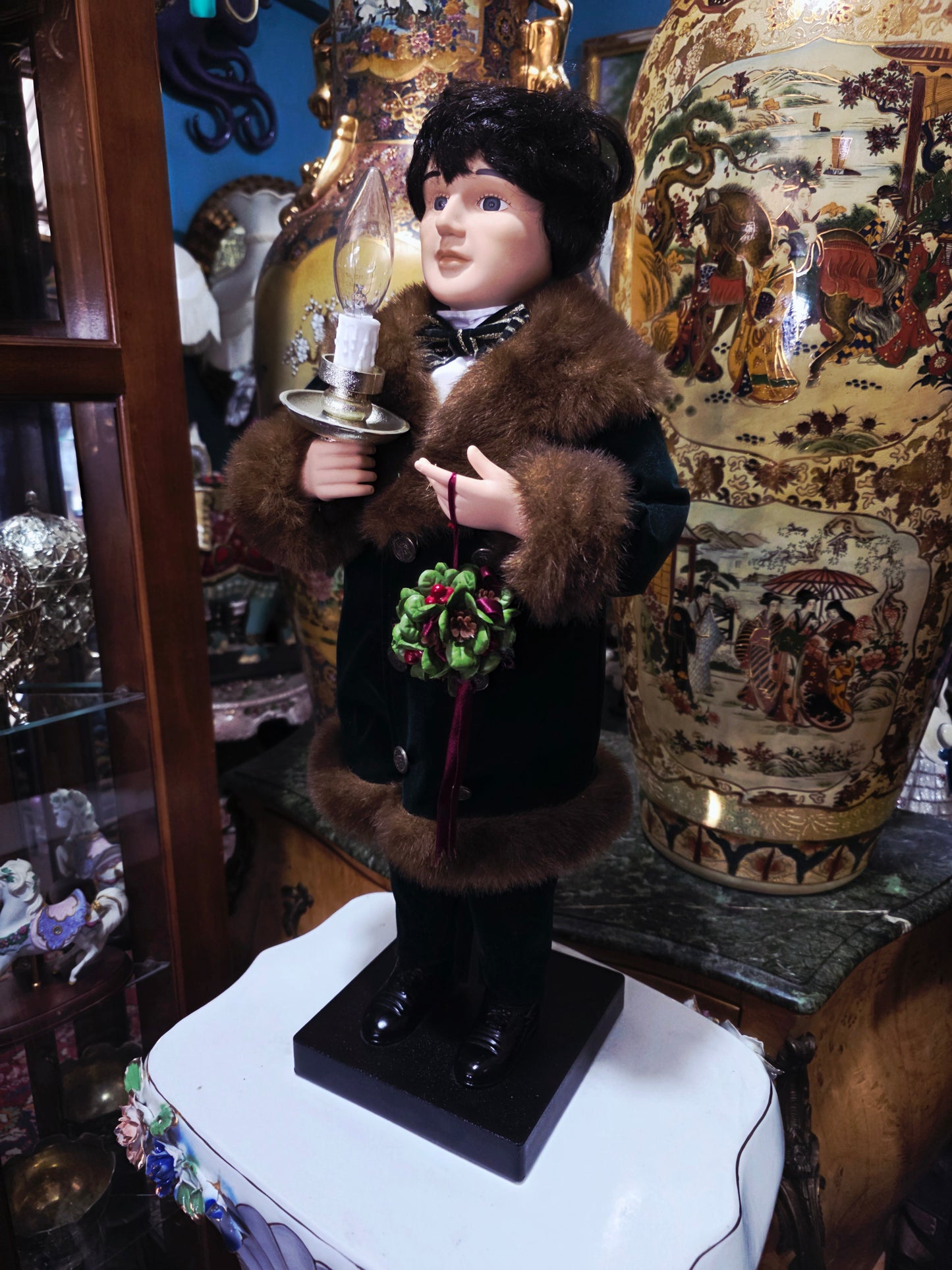 🎄 Victorian Boy Telco Motionette with Light – Animated Christmas Elegance 🎁