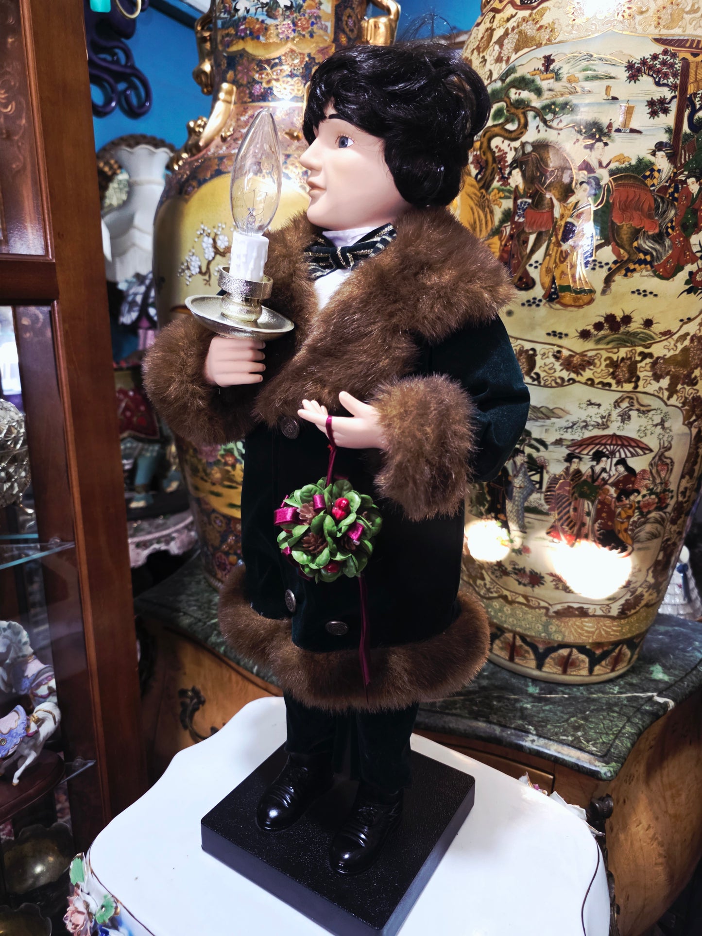 🎄 Victorian Boy Telco Motionette with Light – Animated Christmas Elegance 🎁