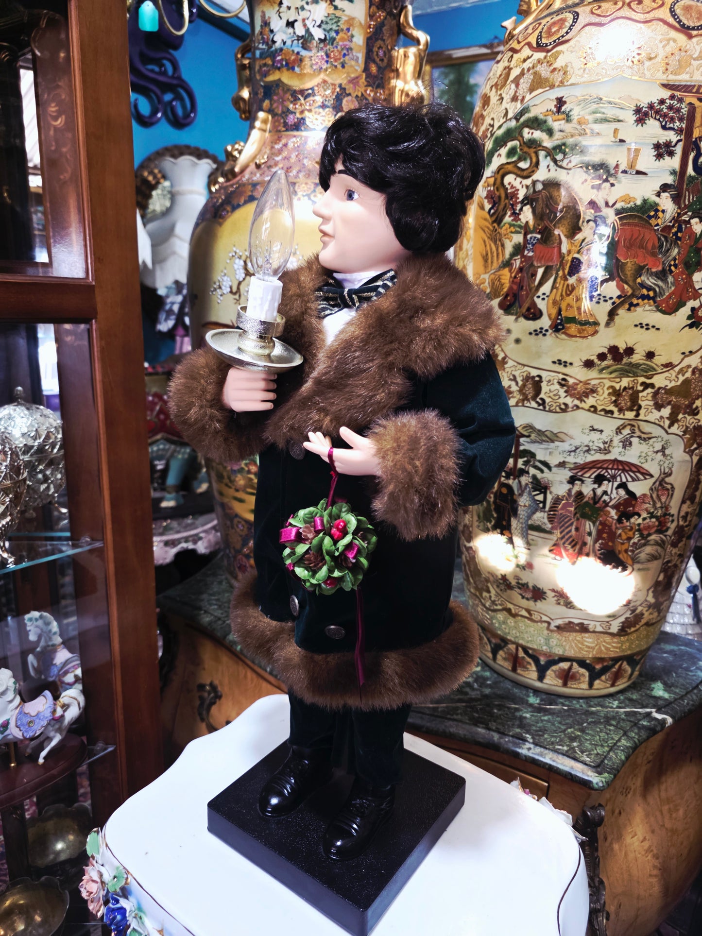 🎄 Victorian Boy Telco Motionette with Light – Animated Christmas Elegance 🎁