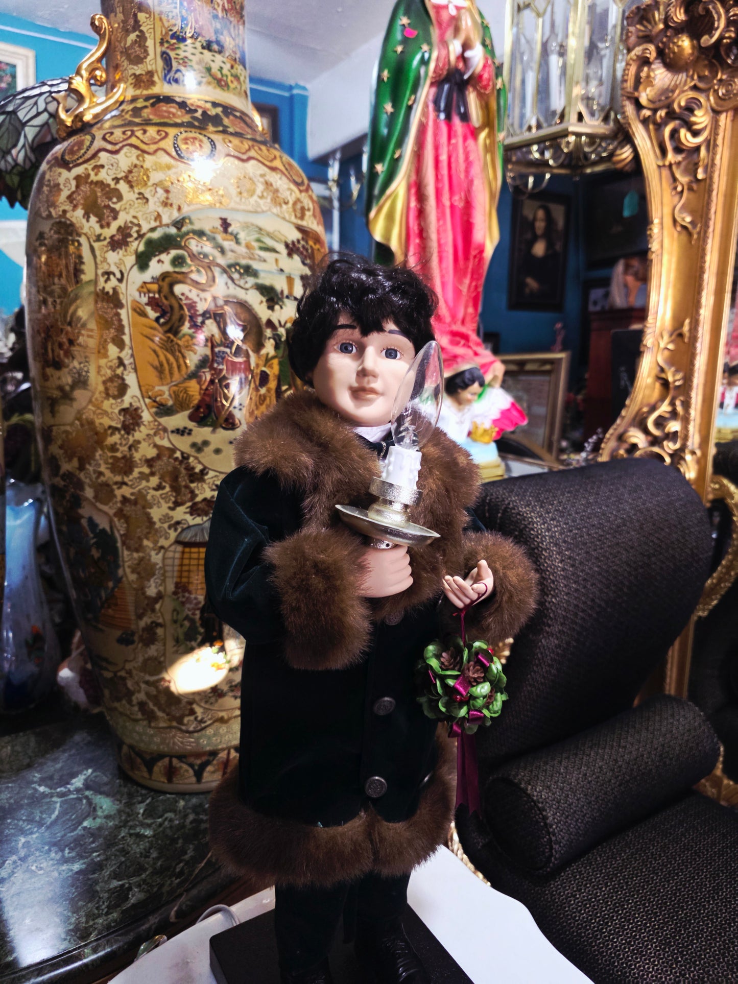 🎄 Victorian Boy Telco Motionette with Light – Animated Christmas Elegance 🎁