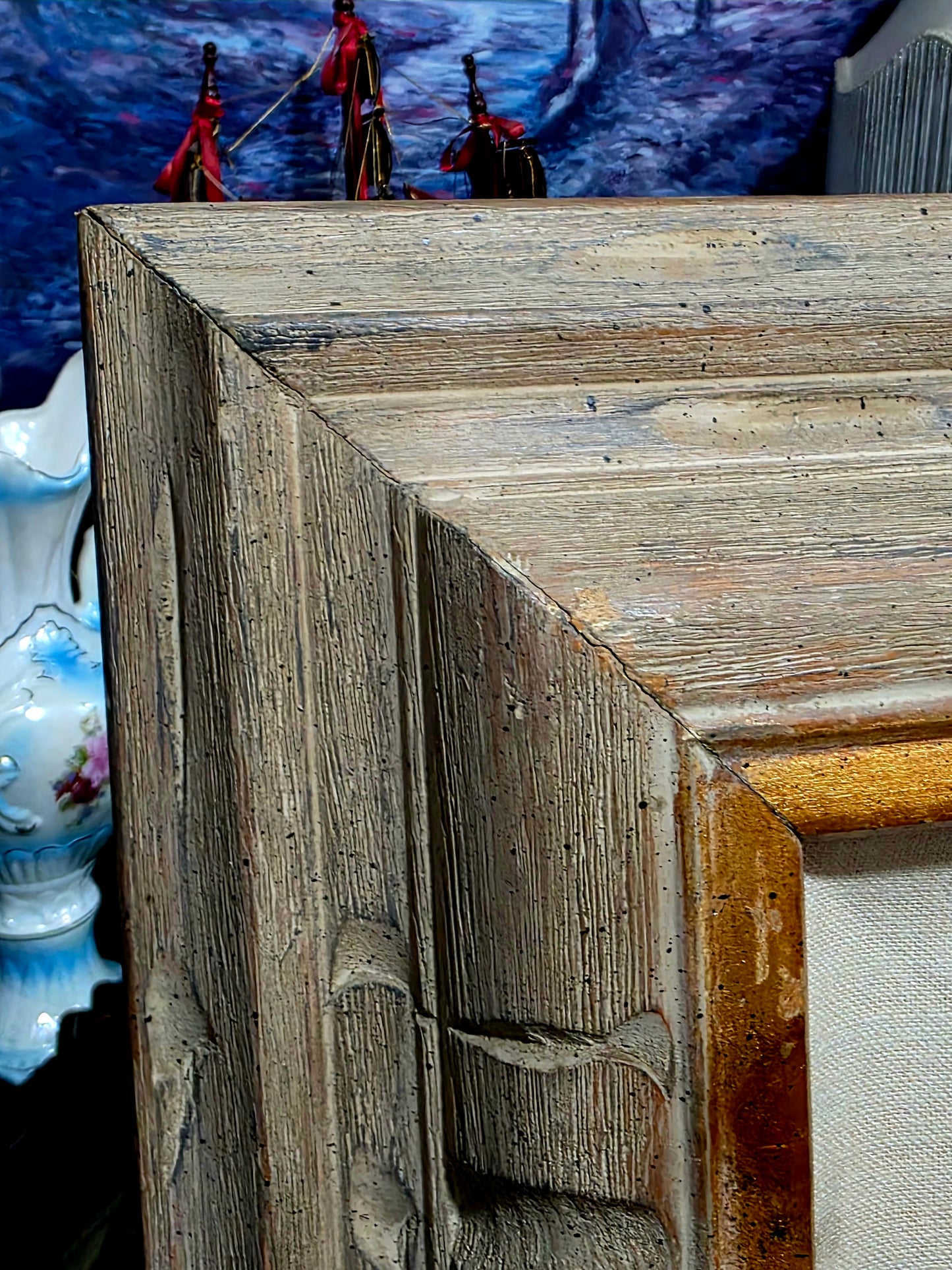 🪞 Mirror with Wooden Frame – Timeless Reflection with Gold Leaf ✨