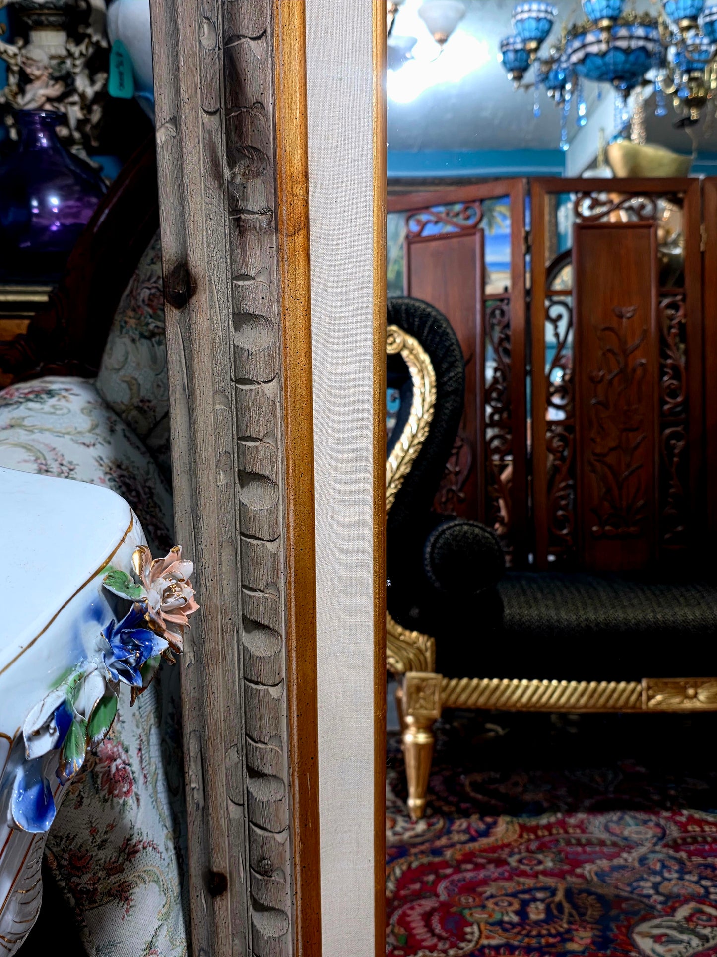 🪞 Mirror with Wooden Frame – Timeless Reflection with Gold Leaf ✨