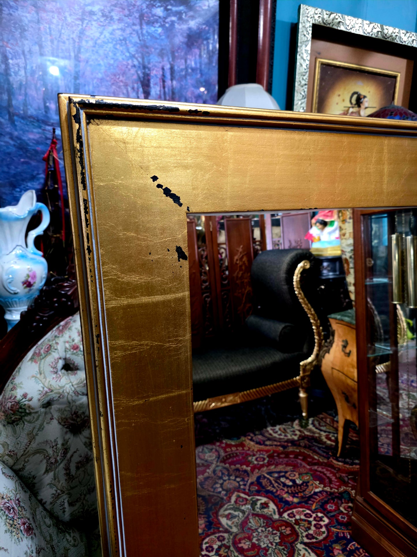 🪞 Mirror with Wooden Frame – Timeless Reflection with Gold Leaf ✨