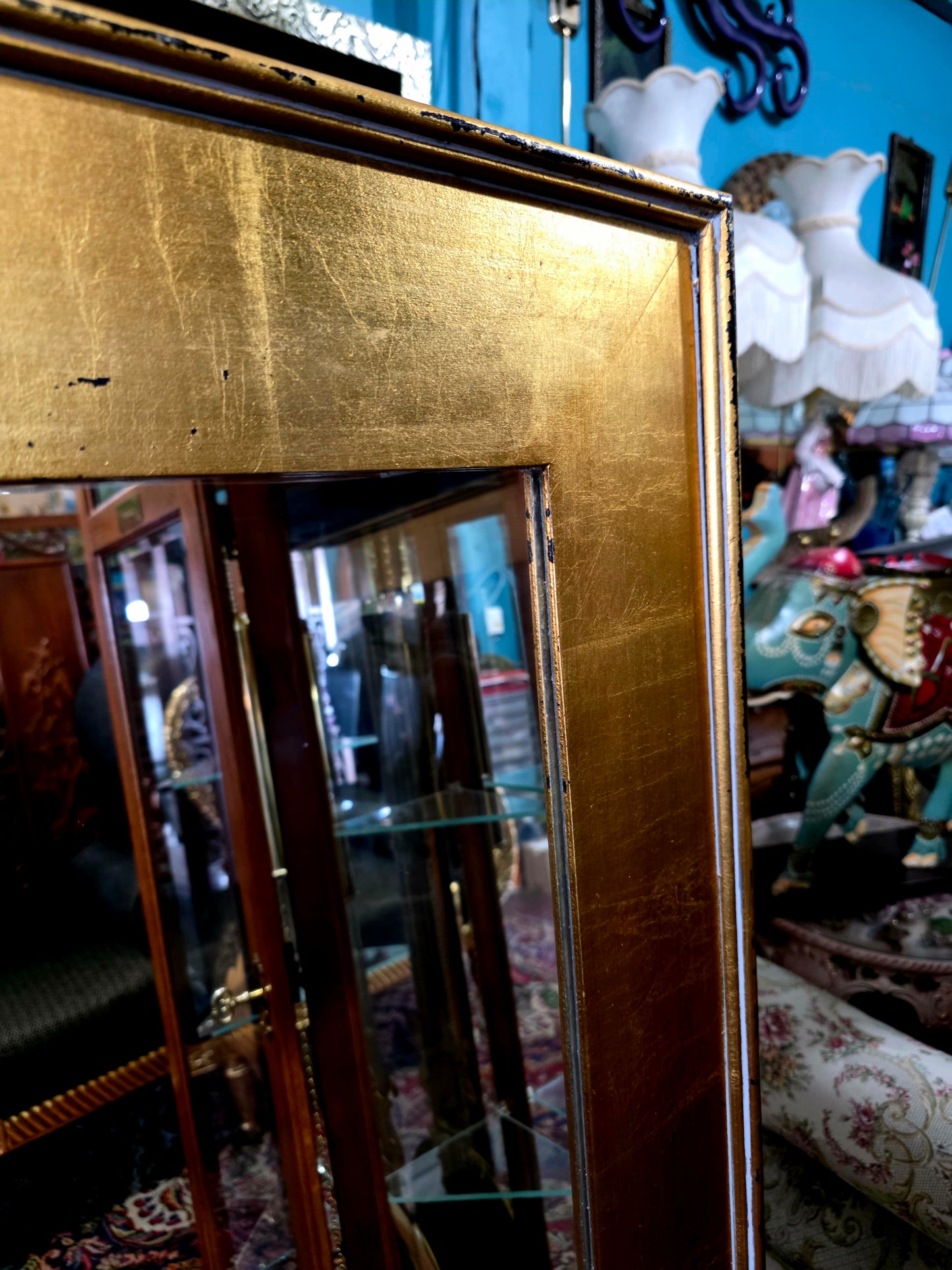 🪞 Mirror with Wooden Frame – Timeless Reflection with Gold Leaf ✨