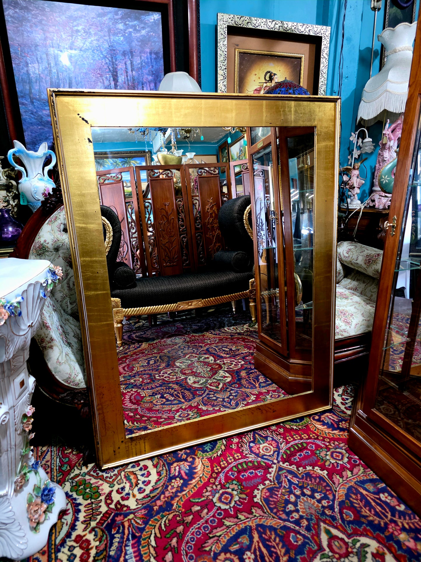 🪞 Mirror with Wooden Frame – Timeless Reflection with Gold Leaf ✨