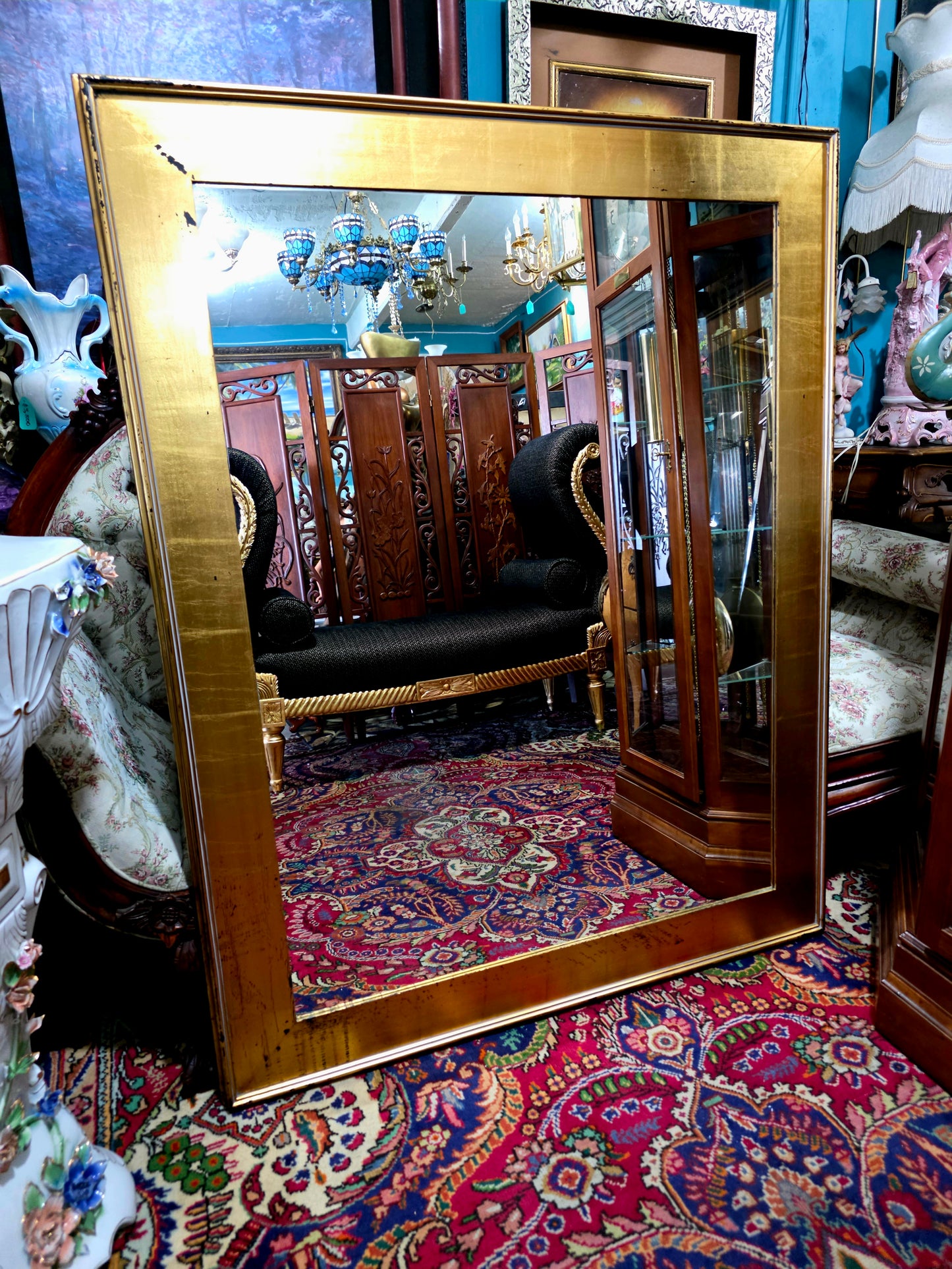 🪞 Mirror with Wooden Frame – Timeless Reflection with Gold Leaf ✨