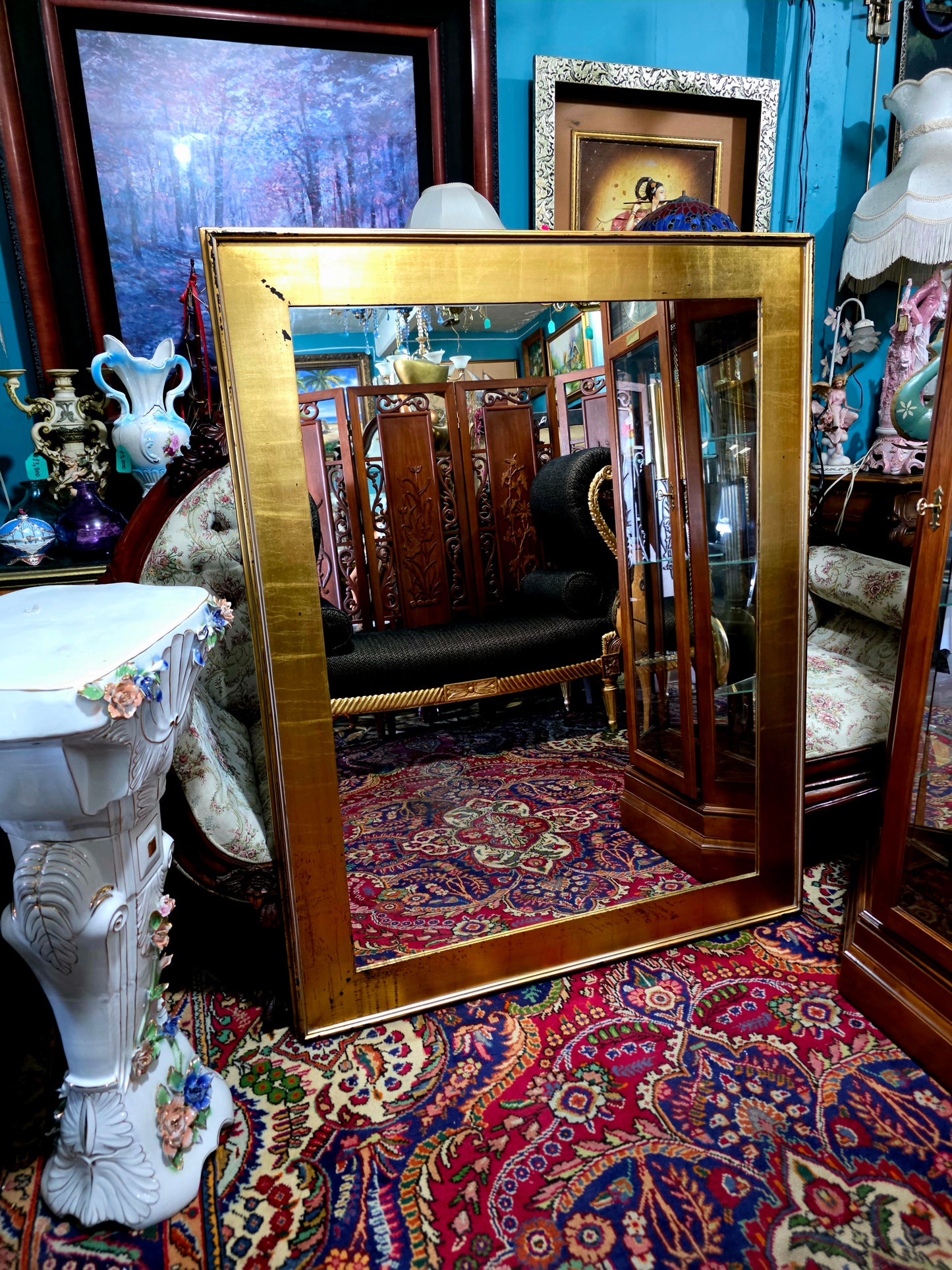 🪞 Mirror with Wooden Frame – Timeless Reflection with Gold Leaf ✨